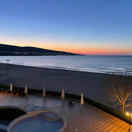 Room In Apartment - Hotel Heaven Sunny Beach アパート